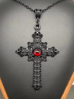 DESIGNER Medieval Goth Large Gunmetal Red Crystal Chain Necklace**NEW!